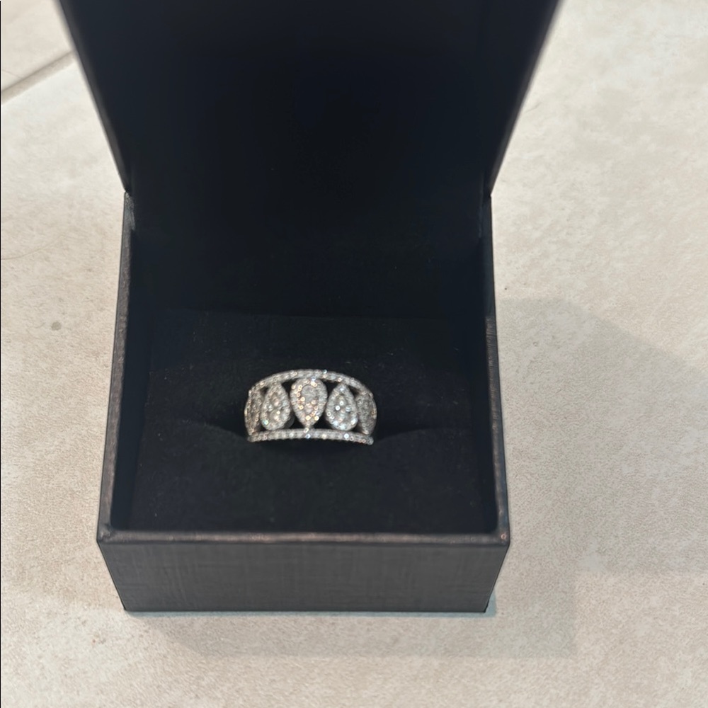 Elegant Silver Diamond Ring